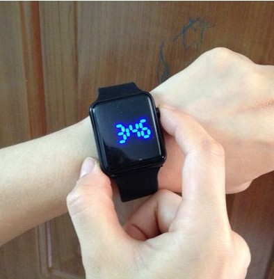 韓版潮男女款學生蘋果數字式方形黑白led青少年防水情侶電子手表